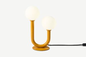 Kothari Tischlampe, Gelb und Milchglas - MADE.com
